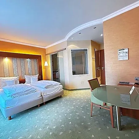 ホテル Im Engel 4*